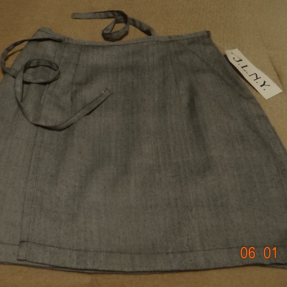NEW Short J.L.N.Y. Skirt, Size 5/6